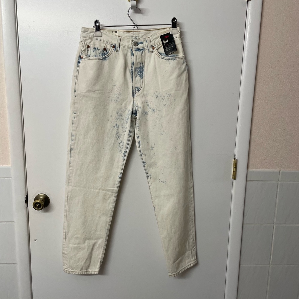 Women’s white washed acid washed Levi’s 81 jeans